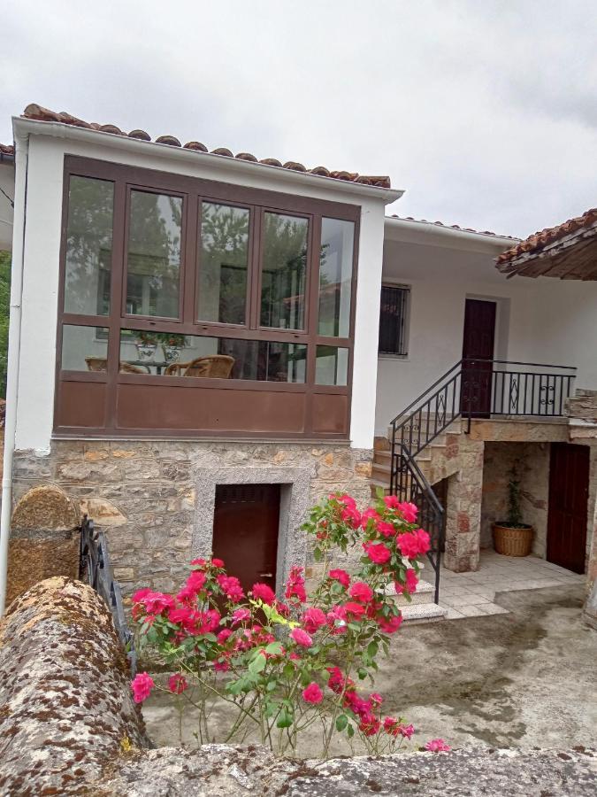 Casa La Cruz A 2Km De Onís Exterior foto